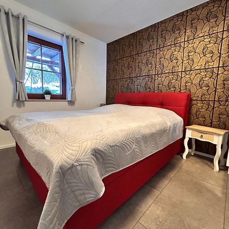 Ferienwohnung Mit Gartennutzung, Garage Und Wallbox Ebersbach-Neugersdorf Exterior foto
